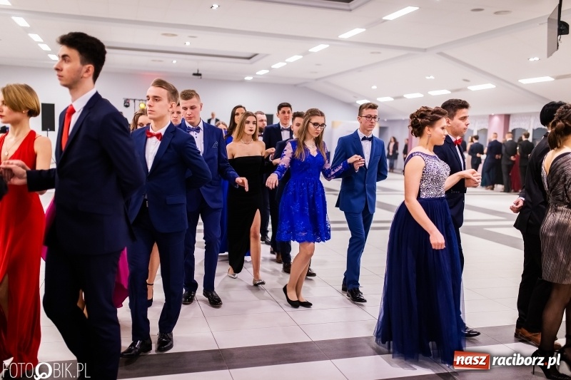 Zdjęcie w galerii na portalu naszraciborz.pl: Bal maturalny II LO im. Adama Mickiewicza w Zakrzowie FOTO i WIDEO wiadomości z regionu
