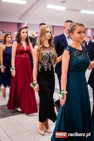 Zdjęcie w galerii na portalu naszraciborz.pl: Bal maturalny II LO im. Adama Mickiewicza w Zakrzowie FOTO i WIDEO wiadomości z regionu