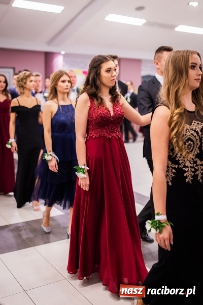 Zdjęcie w galerii na portalu naszraciborz.pl: Bal maturalny II LO im. Adama Mickiewicza w Zakrzowie FOTO i WIDEO wiadomości z regionu