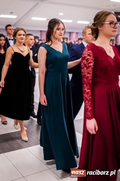 Zdjęcie w galerii na portalu naszraciborz.pl: Bal maturalny II LO im. Adama Mickiewicza w Zakrzowie FOTO i WIDEO wiadomości z regionu