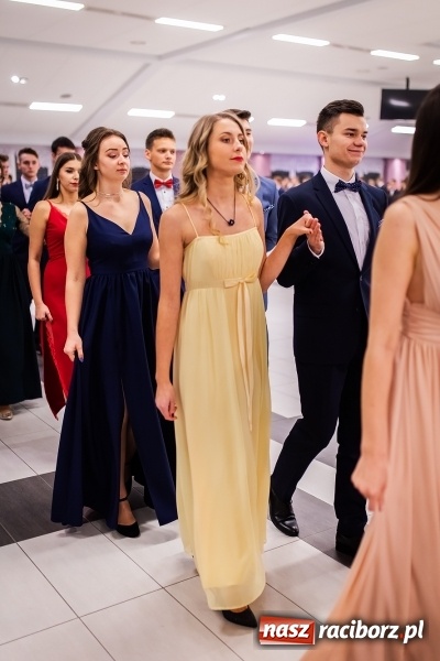 Zdjęcie w galerii na portalu naszraciborz.pl: Bal maturalny II LO im. Adama Mickiewicza w Zakrzowie FOTO i WIDEO wiadomości z regionu