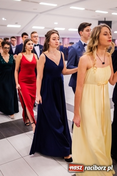 Zdjęcie w galerii na portalu naszraciborz.pl: Bal maturalny II LO im. Adama Mickiewicza w Zakrzowie FOTO i WIDEO wiadomości z regionu