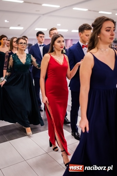 Zdjęcie w galerii na portalu naszraciborz.pl: Bal maturalny II LO im. Adama Mickiewicza w Zakrzowie FOTO i WIDEO wiadomości z regionu