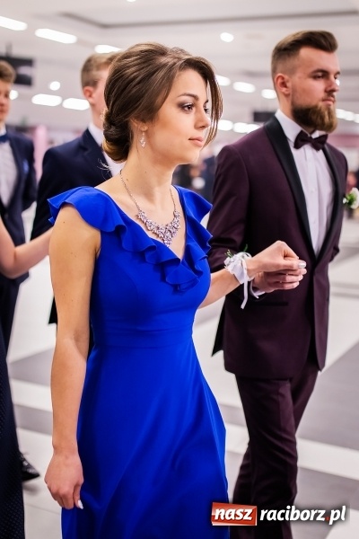 Zdjęcie w galerii na portalu naszraciborz.pl: Bal maturalny II LO im. Adama Mickiewicza w Zakrzowie FOTO i WIDEO wiadomości z regionu