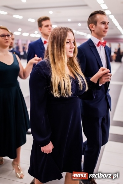 Zdjęcie w galerii na portalu naszraciborz.pl: Bal maturalny II LO im. Adama Mickiewicza w Zakrzowie FOTO i WIDEO wiadomości z regionu