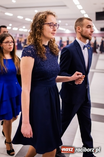 Zdjęcie w galerii na portalu naszraciborz.pl: Bal maturalny II LO im. Adama Mickiewicza w Zakrzowie FOTO i WIDEO wiadomości z regionu