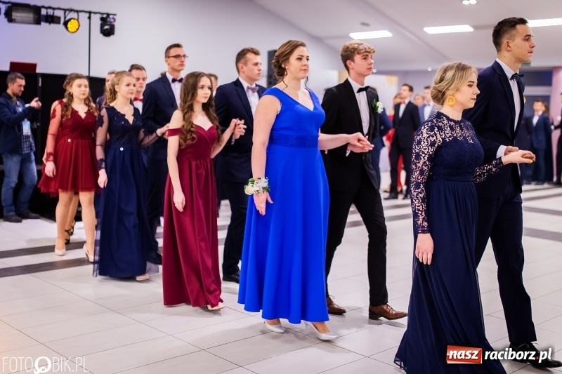 Zdjęcie w galerii na portalu naszraciborz.pl: Bal maturalny II LO im. Adama Mickiewicza w Zakrzowie FOTO i WIDEO wiadomości z regionu