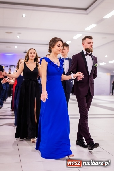 Zdjęcie w galerii na portalu naszraciborz.pl: Bal maturalny II LO im. Adama Mickiewicza w Zakrzowie FOTO i WIDEO wiadomości z regionu