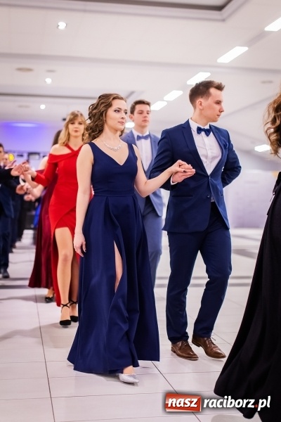 Zdjęcie w galerii na portalu naszraciborz.pl: Bal maturalny II LO im. Adama Mickiewicza w Zakrzowie FOTO i WIDEO wiadomości z regionu