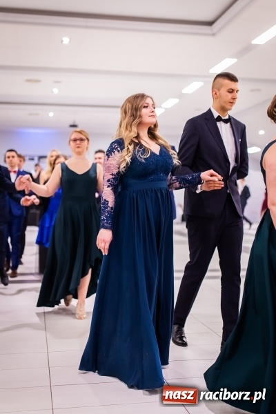 Zdjęcie w galerii na portalu naszraciborz.pl: Bal maturalny II LO im. Adama Mickiewicza w Zakrzowie FOTO i WIDEO wiadomości z regionu