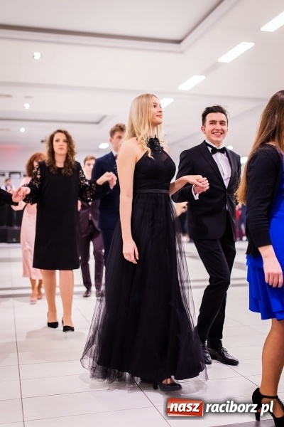 Zdjęcie w galerii na portalu naszraciborz.pl: Bal maturalny II LO im. Adama Mickiewicza w Zakrzowie FOTO i WIDEO wiadomości z regionu