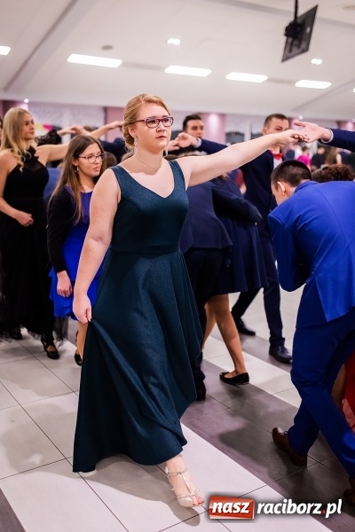 Zdjęcie w galerii na portalu naszraciborz.pl: Bal maturalny II LO im. Adama Mickiewicza w Zakrzowie FOTO i WIDEO wiadomości z regionu
