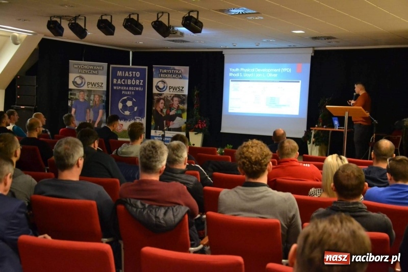 Zdjęcie w galerii na portalu naszraciborz.pl: Konferencja szkoleniowa dla trenerów na zamku  wiadomości z regionu