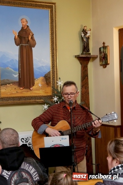 Zdjęcie w galerii na portalu naszraciborz.pl: Motocyklowe kolędowanie przy żłóbku w Oborze  wiadomości z regionu