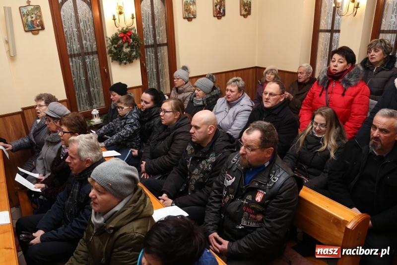 Zdjęcie w galerii na portalu naszraciborz.pl: Motocyklowe kolędowanie przy żłóbku w Oborze  wiadomości z regionu