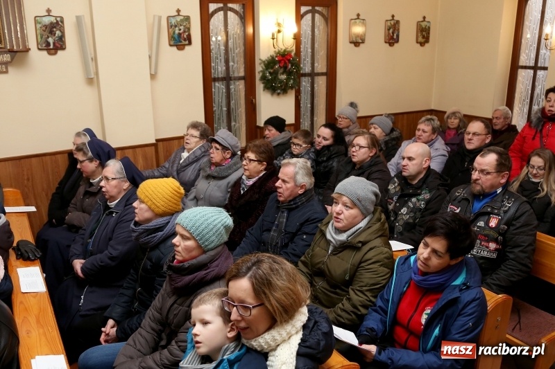 Zdjęcie w galerii na portalu naszraciborz.pl: Motocyklowe kolędowanie przy żłóbku w Oborze  wiadomości z regionu