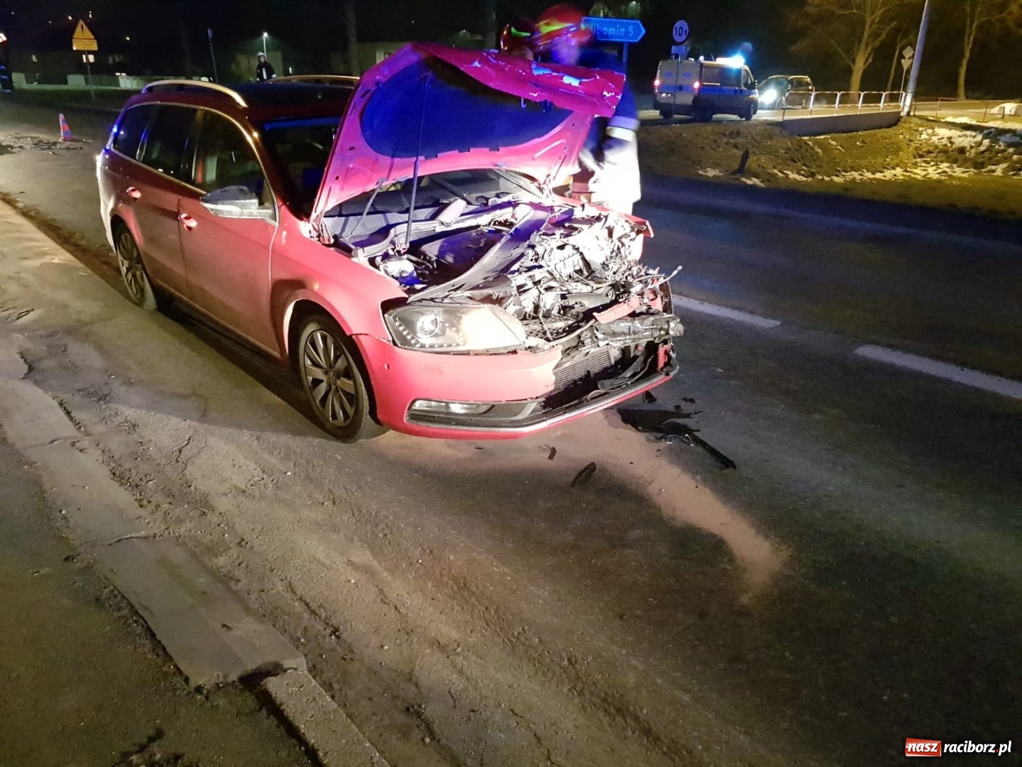 Zdjęcie w galerii na portalu naszraciborz.pl: Kierująca volkswagenem najechała na BMW  wiadomości z regionu