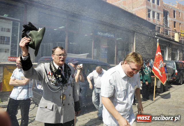 Zdjęcie w galerii na portalu naszraciborz.pl: Palemka dla ochodzącego króla wiadomości z regionu