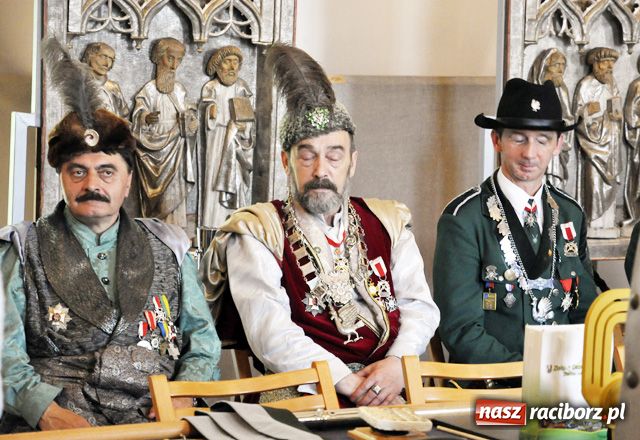 Zdjęcie w galerii na portalu naszraciborz.pl: Palemka dla ochodzącego króla wiadomości z regionu