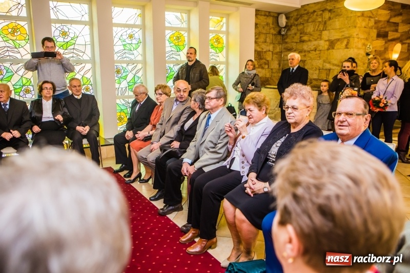 Zdjęcie w galerii na portalu naszraciborz.pl: Pięćdziesiąt lat jak jeden dzień. Złote gody w raciborskim USC wiadomości z regionu
