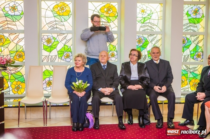 Zdjęcie w galerii na portalu naszraciborz.pl: Pięćdziesiąt lat jak jeden dzień. Złote gody w raciborskim USC wiadomości z regionu