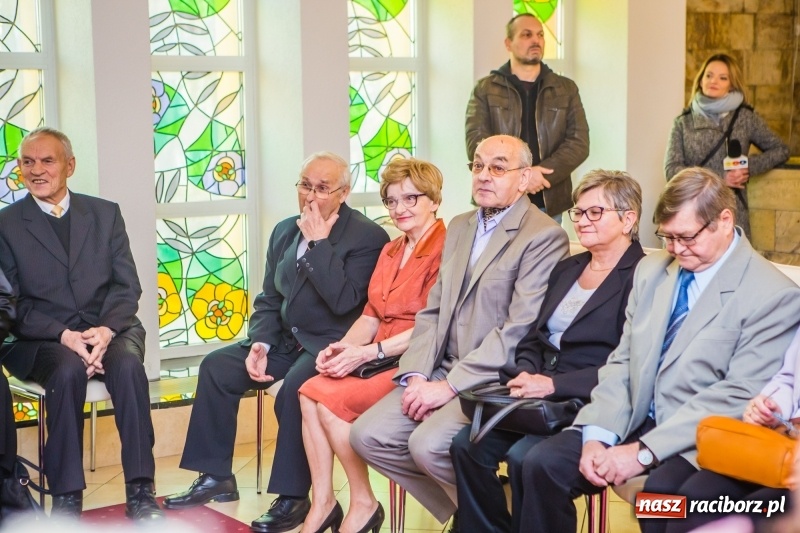 Zdjęcie w galerii na portalu naszraciborz.pl: Pięćdziesiąt lat jak jeden dzień. Złote gody w raciborskim USC wiadomości z regionu