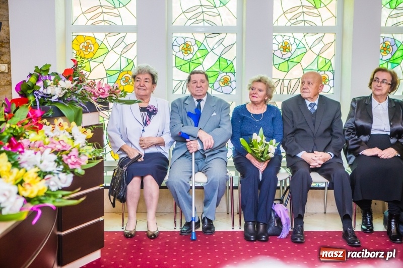 Zdjęcie w galerii na portalu naszraciborz.pl: Pięćdziesiąt lat jak jeden dzień. Złote gody w raciborskim USC wiadomości z regionu