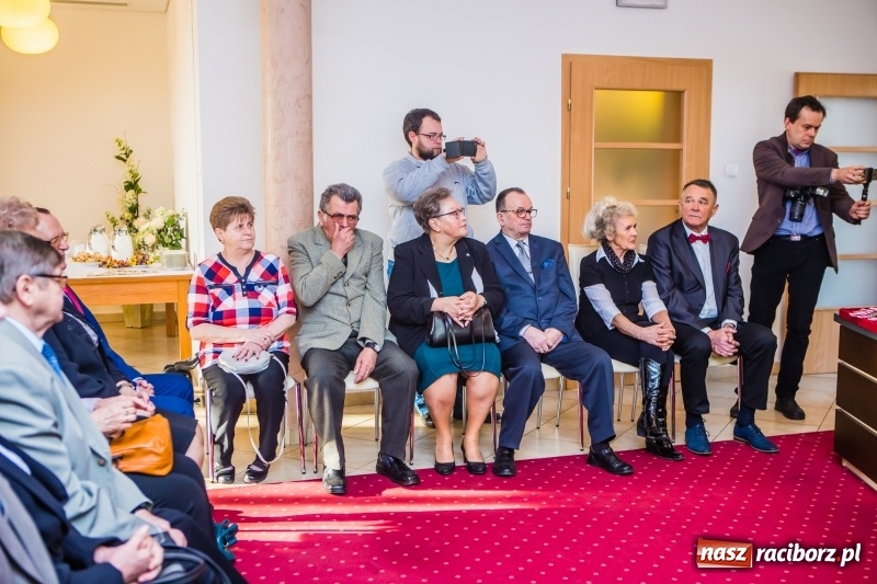 Zdjęcie w galerii na portalu naszraciborz.pl: Pięćdziesiąt lat jak jeden dzień. Złote gody w raciborskim USC wiadomości z regionu