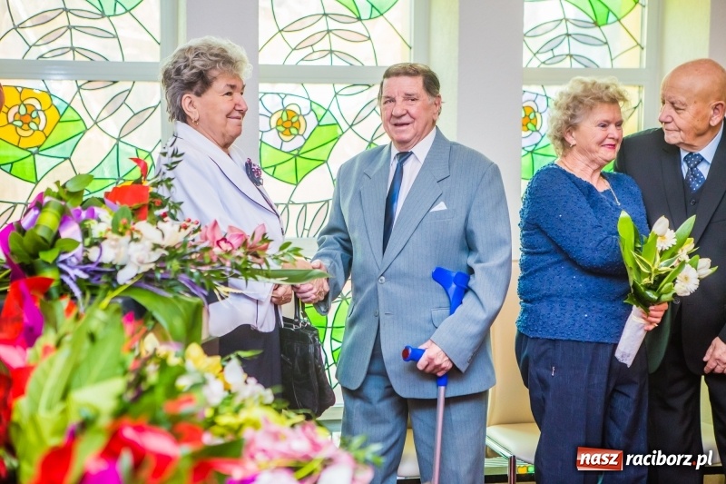 Zdjęcie w galerii na portalu naszraciborz.pl: Pięćdziesiąt lat jak jeden dzień. Złote gody w raciborskim USC wiadomości z regionu