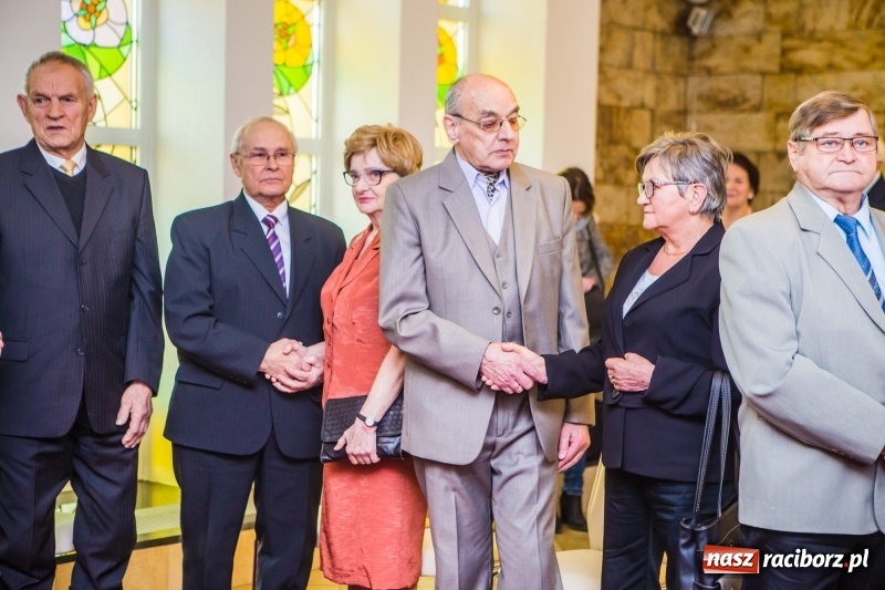 Zdjęcie w galerii na portalu naszraciborz.pl: Pięćdziesiąt lat jak jeden dzień. Złote gody w raciborskim USC wiadomości z regionu