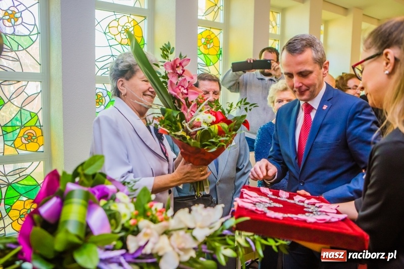 Zdjęcie w galerii na portalu naszraciborz.pl: Pięćdziesiąt lat jak jeden dzień. Złote gody w raciborskim USC wiadomości z regionu