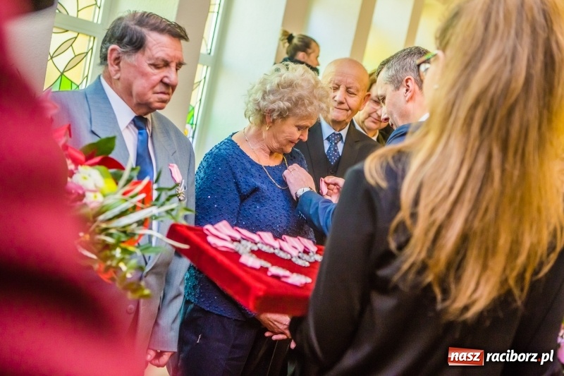 Zdjęcie w galerii na portalu naszraciborz.pl: Pięćdziesiąt lat jak jeden dzień. Złote gody w raciborskim USC wiadomości z regionu