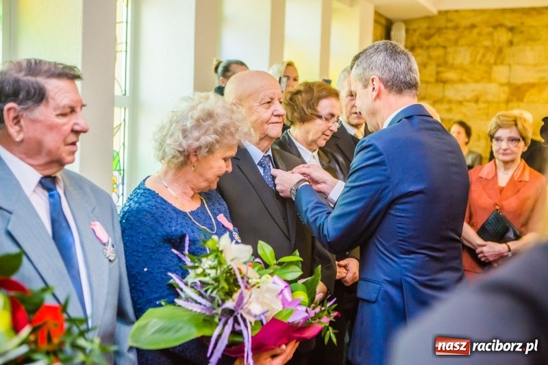 Zdjęcie w galerii na portalu naszraciborz.pl: Pięćdziesiąt lat jak jeden dzień. Złote gody w raciborskim USC wiadomości z regionu