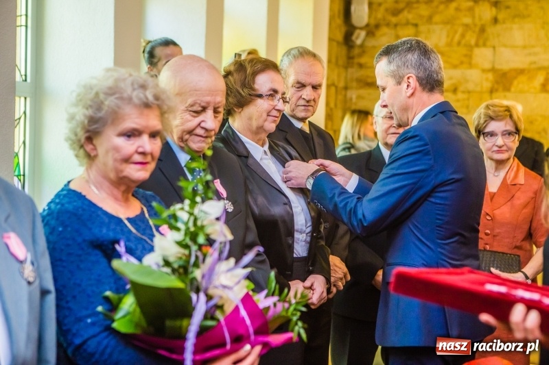 Zdjęcie w galerii na portalu naszraciborz.pl: Pięćdziesiąt lat jak jeden dzień. Złote gody w raciborskim USC wiadomości z regionu