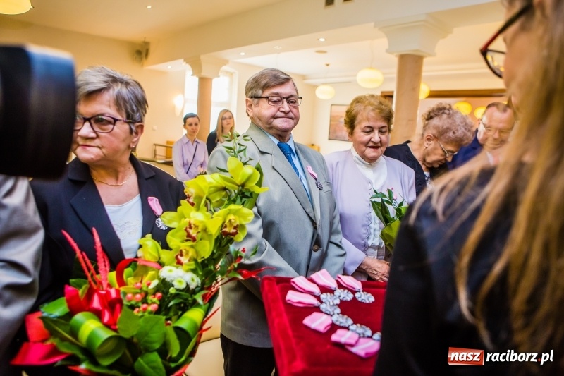 Zdjęcie w galerii na portalu naszraciborz.pl: Pięćdziesiąt lat jak jeden dzień. Złote gody w raciborskim USC wiadomości z regionu