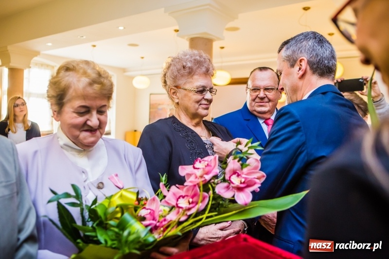 Zdjęcie w galerii na portalu naszraciborz.pl: Pięćdziesiąt lat jak jeden dzień. Złote gody w raciborskim USC wiadomości z regionu