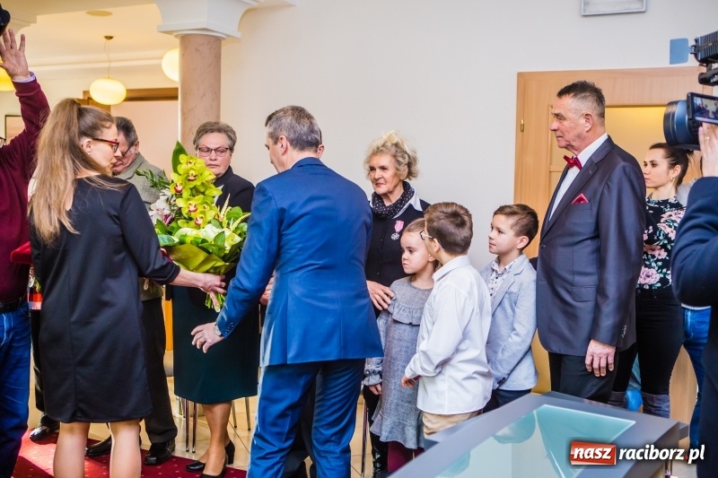 Zdjęcie w galerii na portalu naszraciborz.pl: Pięćdziesiąt lat jak jeden dzień. Złote gody w raciborskim USC wiadomości z regionu