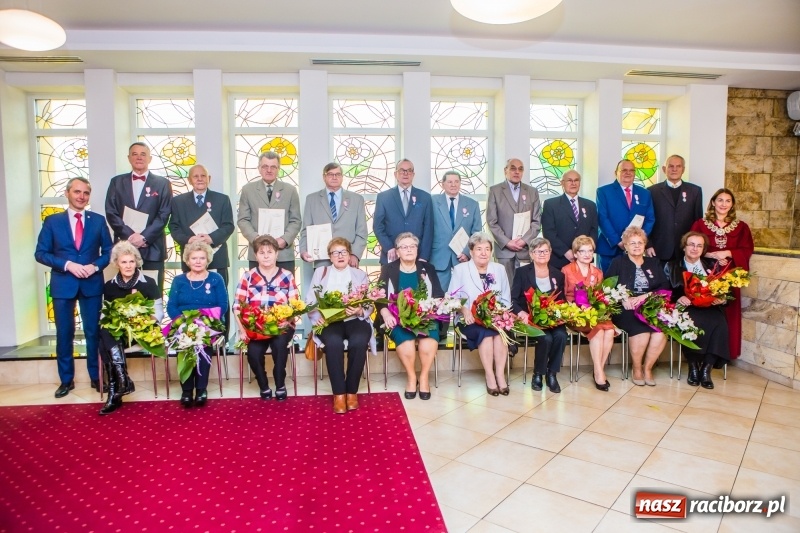Zdjęcie w galerii na portalu naszraciborz.pl: Pięćdziesiąt lat jak jeden dzień. Złote gody w raciborskim USC wiadomości z regionu