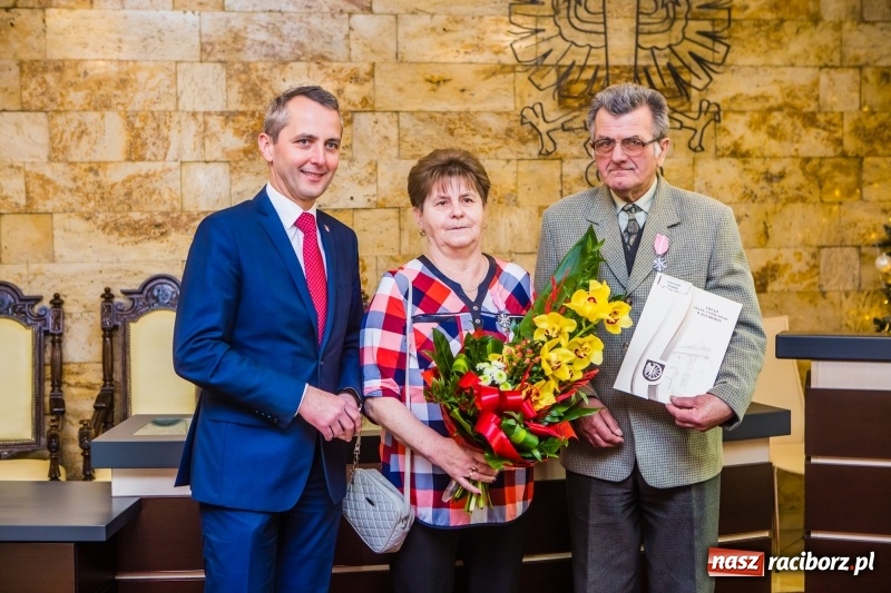 Zdjęcie w galerii na portalu naszraciborz.pl: Pięćdziesiąt lat jak jeden dzień. Złote gody w raciborskim USC wiadomości z regionu