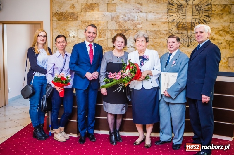 Zdjęcie w galerii na portalu naszraciborz.pl: Pięćdziesiąt lat jak jeden dzień. Złote gody w raciborskim USC wiadomości z regionu