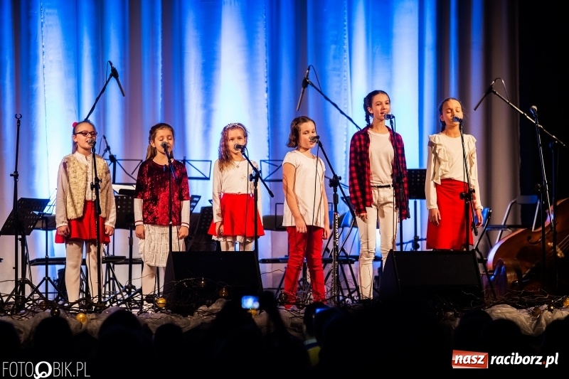 Zdjęcie w galerii na portalu naszraciborz.pl: Koncert zimowy w Domu Kultury Strzecha wiadomości z regionu