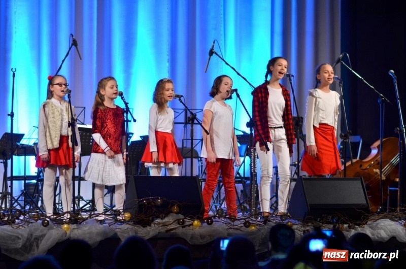 Zdjęcie w galerii na portalu naszraciborz.pl: Koncert zimowy w Domu Kultury Strzecha wiadomości z regionu