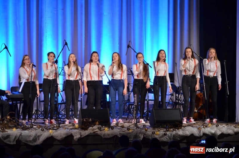 Zdjęcie w galerii na portalu naszraciborz.pl: Koncert zimowy w Domu Kultury Strzecha wiadomości z regionu