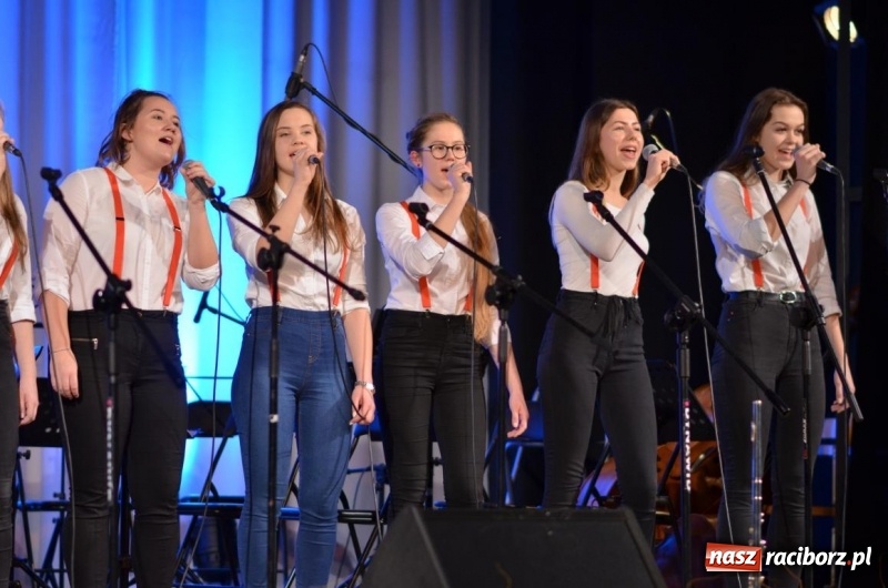 Zdjęcie w galerii na portalu naszraciborz.pl: Koncert zimowy w Domu Kultury Strzecha wiadomości z regionu