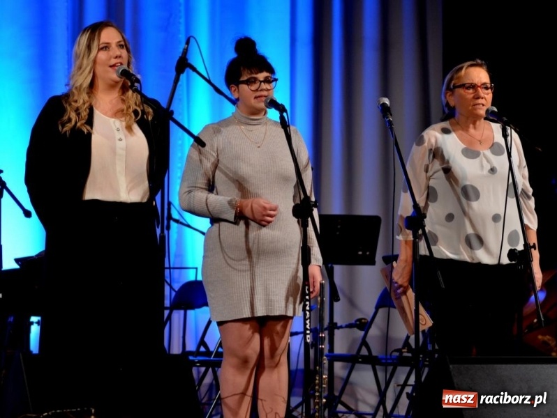 Zdjęcie w galerii na portalu naszraciborz.pl: Koncert zimowy w Domu Kultury Strzecha wiadomości z regionu