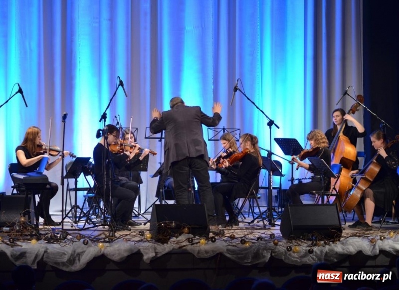Zdjęcie w galerii na portalu naszraciborz.pl: Koncert zimowy w Domu Kultury Strzecha wiadomości z regionu