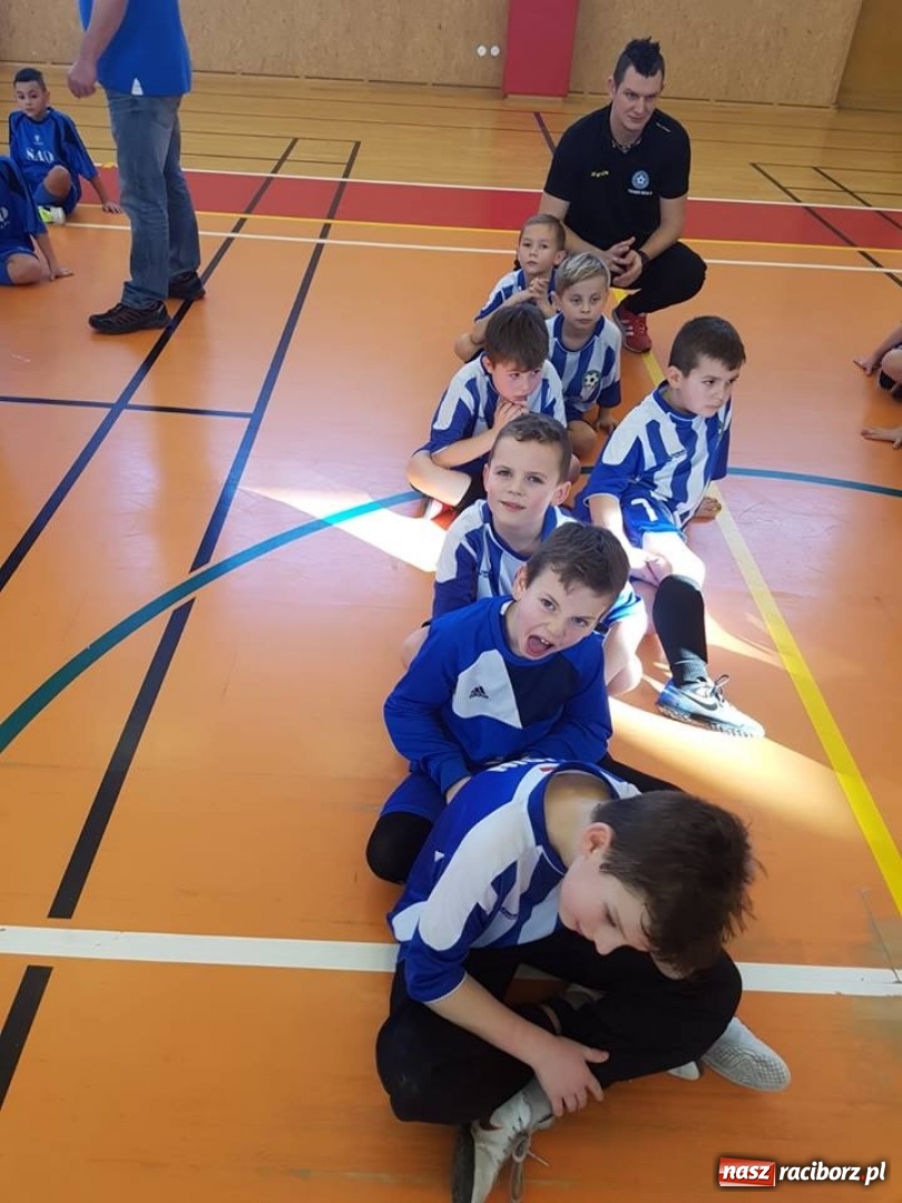 Zdjęcie w galerii na portalu naszraciborz.pl: Młodzi piłkarze LKS Tworków nie spoczywają na laurach. Za nimi kolejne turnieje piłkarskie wiadomości z regionu