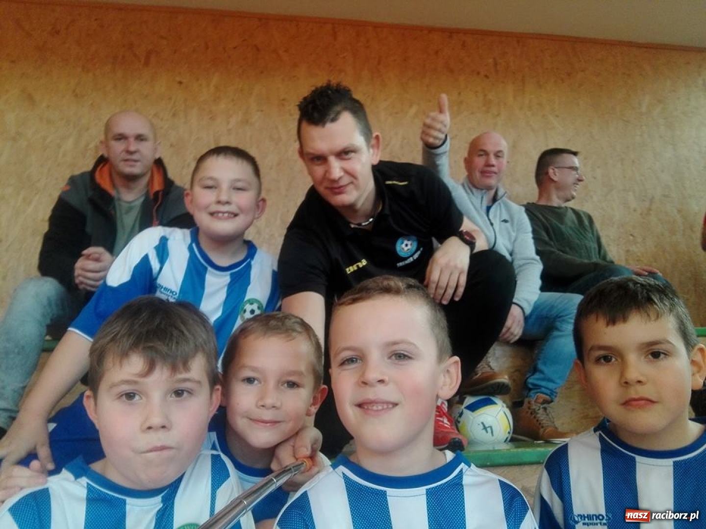 Zdjęcie w galerii na portalu naszraciborz.pl: Młodzi piłkarze LKS Tworków nie spoczywają na laurach. Za nimi kolejne turnieje piłkarskie wiadomości z regionu