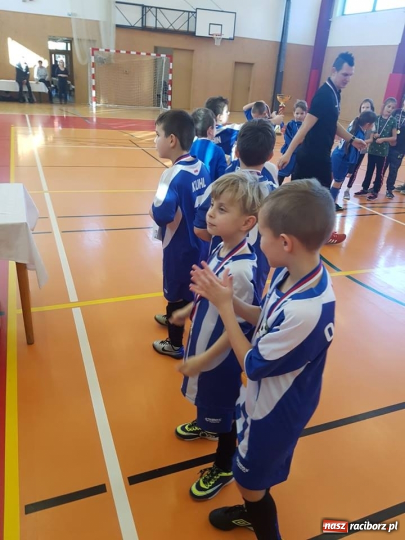 Zdjęcie w galerii na portalu naszraciborz.pl: Młodzi piłkarze LKS Tworków nie spoczywają na laurach. Za nimi kolejne turnieje piłkarskie wiadomości z regionu