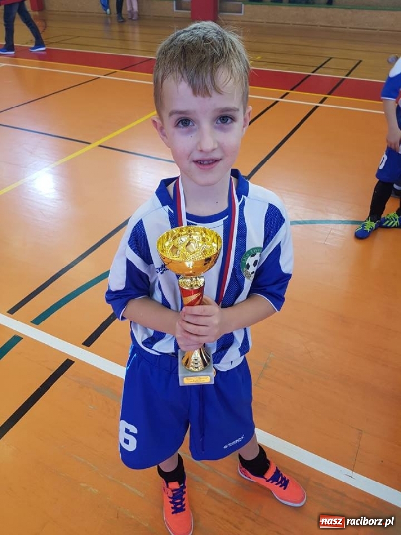 Zdjęcie w galerii na portalu naszraciborz.pl: Młodzi piłkarze LKS Tworków nie spoczywają na laurach. Za nimi kolejne turnieje piłkarskie wiadomości z regionu